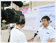 央视记者采访中国北京母婴博览会数据中心主任